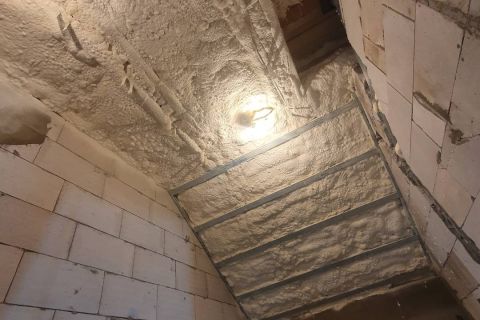 Izolace stropů RD měkkou PUR pěnou